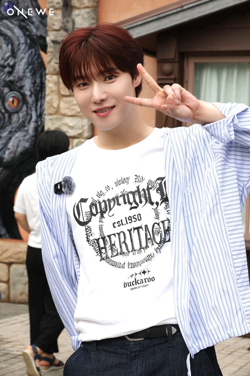 YonghoonBR's tweet photo. [#WE_SPACE] Confira as fotinhas do nosso Hoonstar nos bastidores. https://t.co/RskwfDgY9l