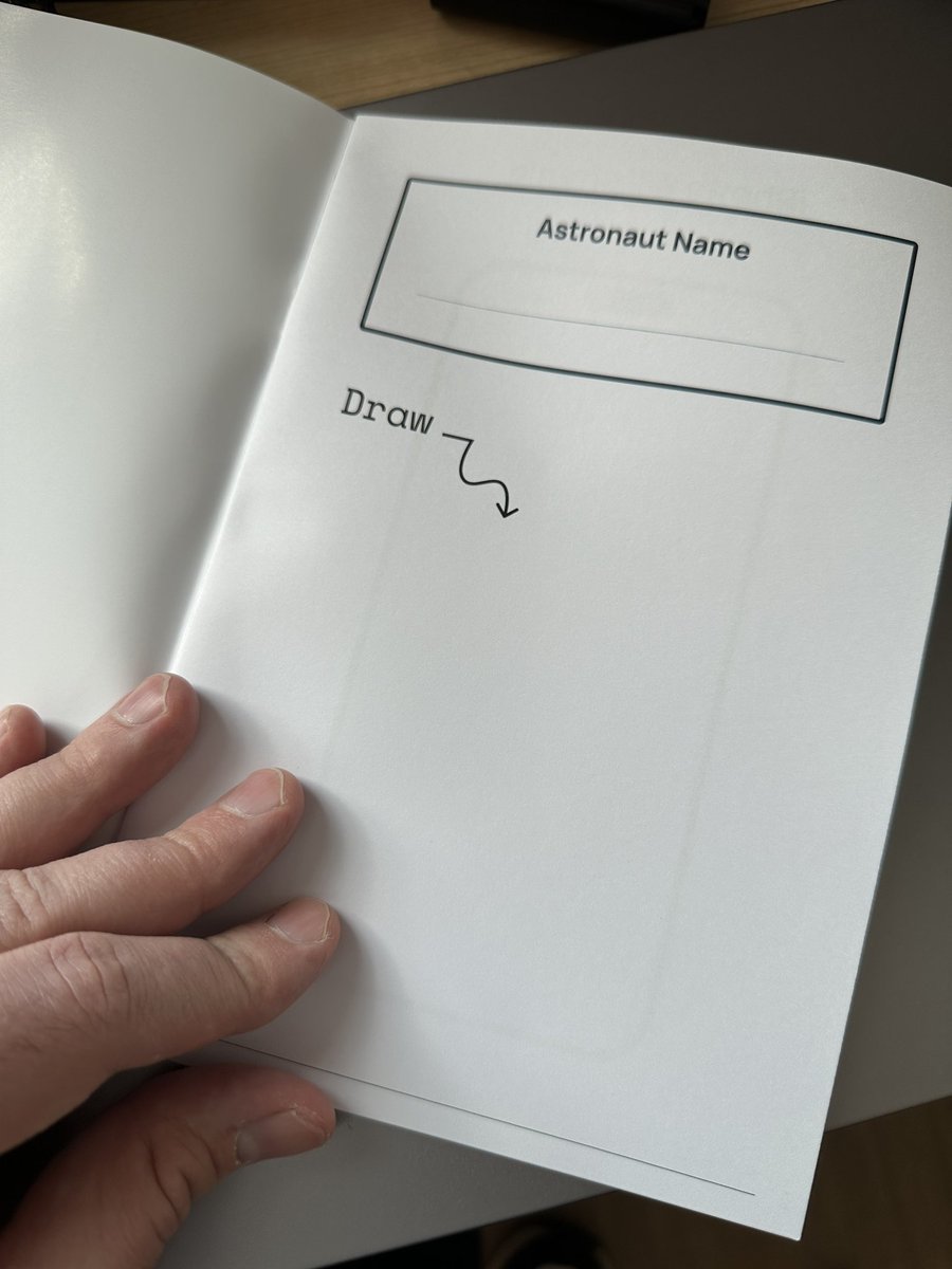 richardtop_ios's tweet image. Some sneak peek of the gifts for the attendees at SwiftLeeds

#Swiftleeds
@swift_leeds