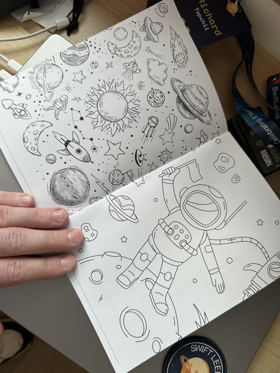 richardtop_ios's tweet image. Some sneak peek of the gifts for the attendees at SwiftLeeds

#Swiftleeds
@swift_leeds