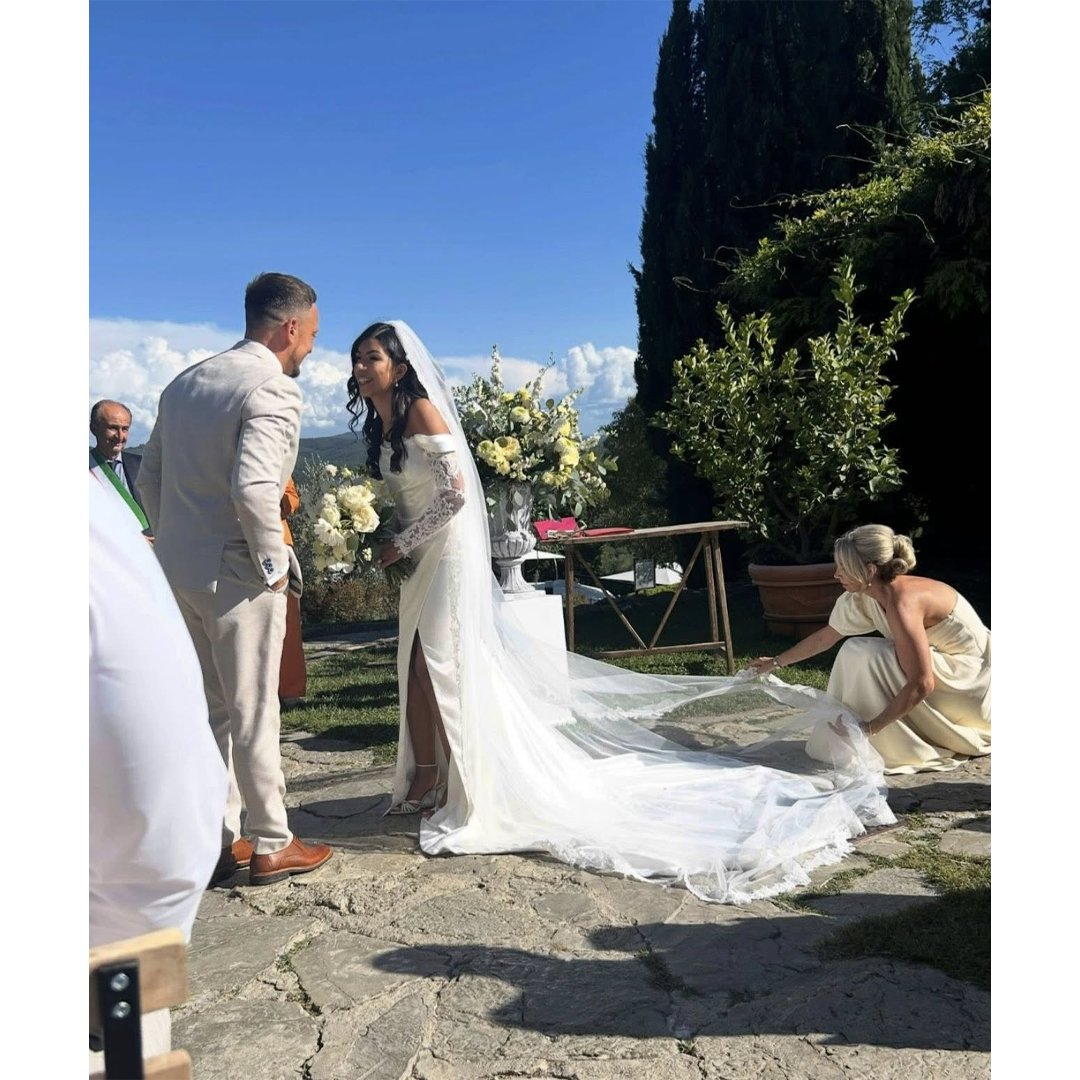 💍🎉 A big congratulations for our Business Manager, Laura, who recently tied the knot!

We’re all absolutely over the moon for you and wishing you a lifetime filled with love, laughter and happiness. Congratulations, Laura! ❤️

#DigitallComms #CongratsLaura