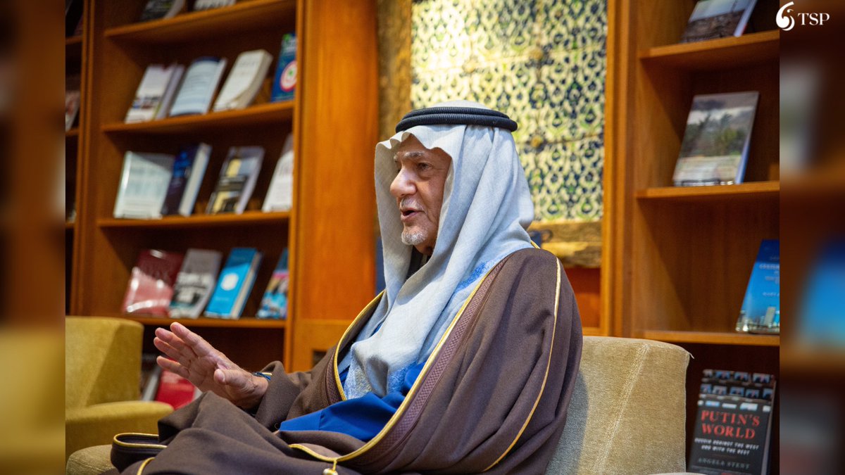 رئيس الإستخبارات السعودية الأسبق الأمير "تركي الفيصل" تعليقاً على خطة "ترامب" لإنهاء الحرب في غزة:

علينا الانتظار قبل أن نصفق ونهتف فرحًا يجب أن نرى كيف تطبق الخطة، فجميع التعليقات التي سمعتها من الجانبين تُشير إلى وجود كثير من التفاصيل وكما هو معروف "الشيطان يكمن في التفاصيل"