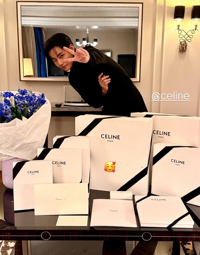 tetestream's tweet photo. Kim Taehyung updated new story on Instagram!

#TAEHYUNGxCELINE @celineofficial https://t.co/gpjxbOezlL