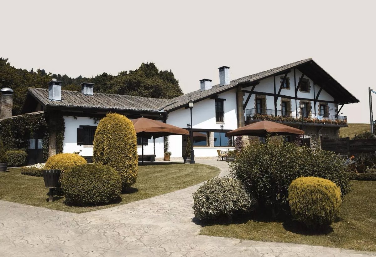 bilbaorioja's tweet photo. Boroa Jatetxea, a #Michelin-starred restaurant near #Bilbao, it’s a must-visit for its innovative Basque cuisine and exceptional #Rioja wine cellar.

#BestOfWineTourism #GreatWineCapitals #winelover #foodie
https://t.co/7shMCtyhk9 https://t.co/SnCPIENxEP