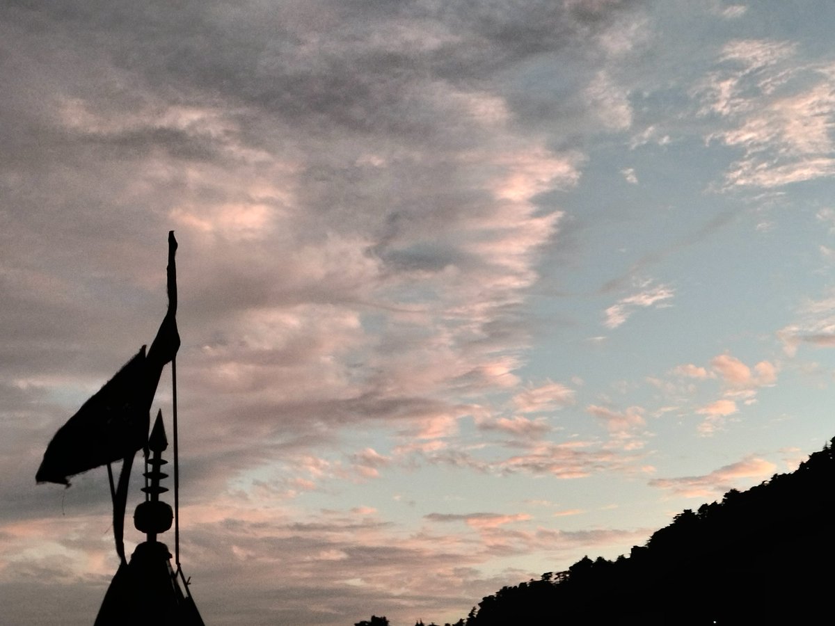 It's just a moment of time 💫
#shimla #sanjauli