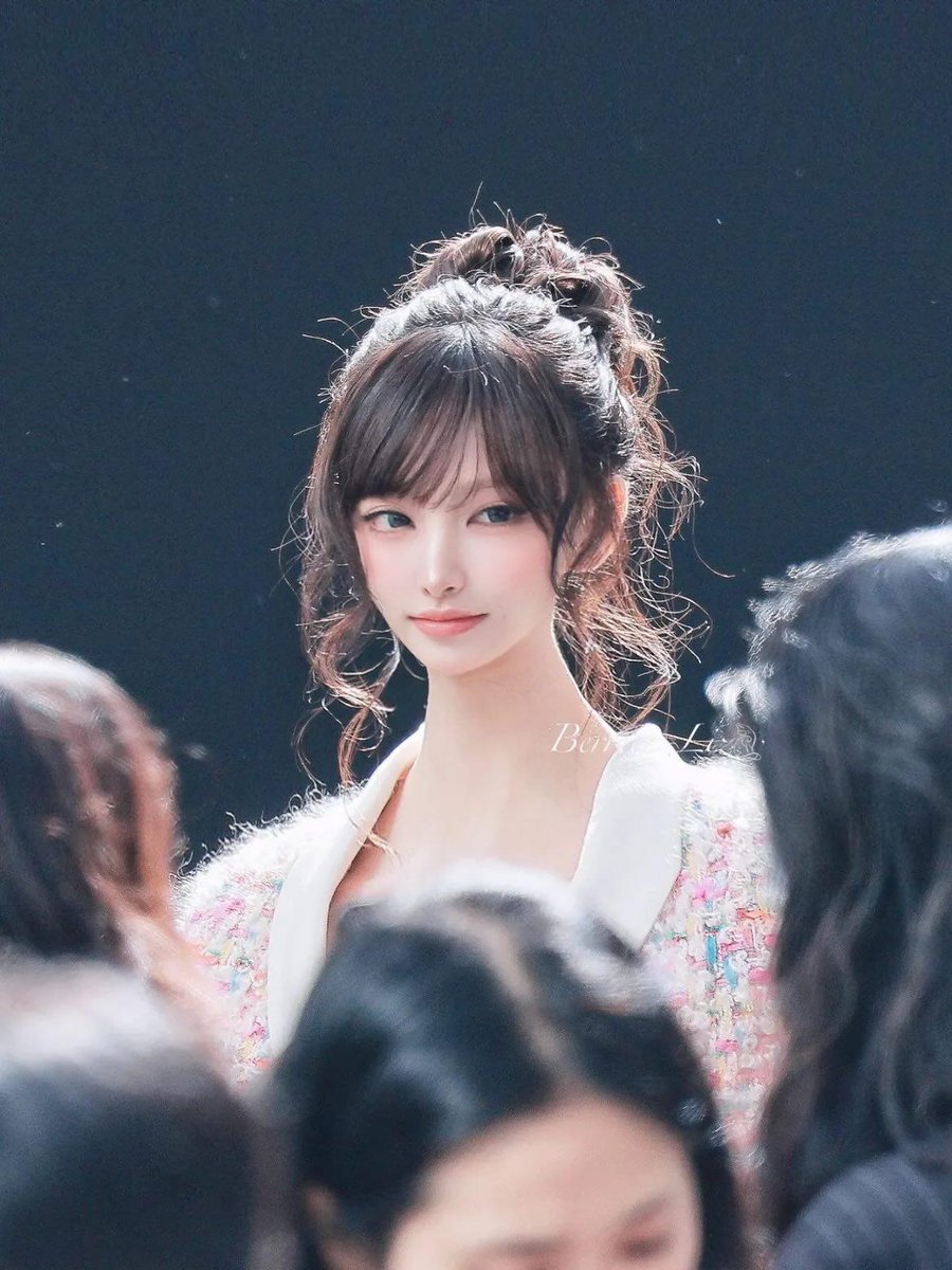 chccocal's tweet image. GIRLS