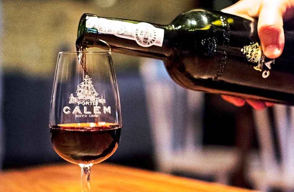 PtTravelGuide's tweet image. If you're going to drink a glass of port, then where better to do it than Portugal's famous wine lodges?
portugaltravelguide.com/port-wine-lodg…