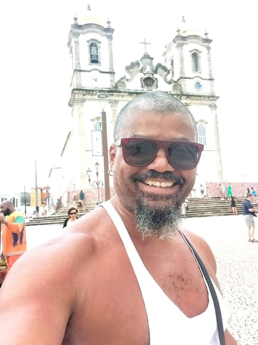LL197743's tweet photo. SORRISÃO DA PORRA, VÉI! 🙂‍↕️
#sorria 
#sorriasempre 
#sorriapravida 
#sorriamais 
#sorrisonegro 
#sorriaeacene https://t.co/HcBJAAWErD