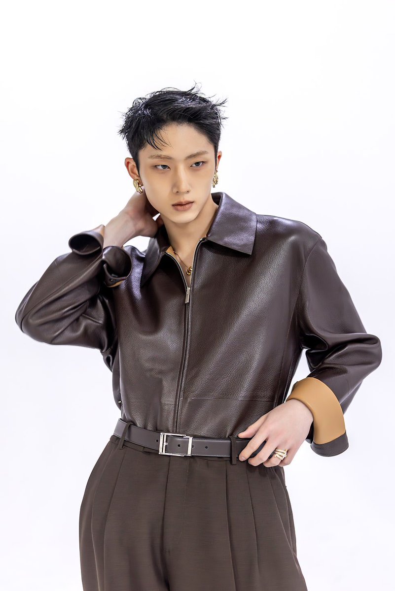 happy birthday to p1harmony’s ace, choi jiung, who shines in everything he does 🎉 thank you for always giving your all and putting your heart into everything. your talent, effort and warmth never go unnoticed 💛
 
#세계쥐웅이의날 
#OurHeroJiungDay 
#HAPPY_JIUNG_DAY