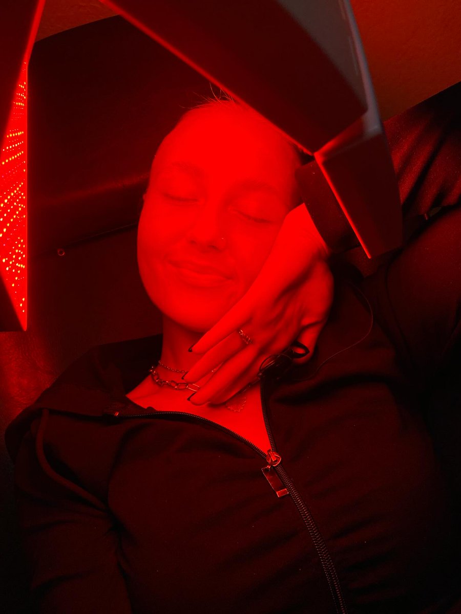 When your self-care routine looks like this… you know you’re doing it right 😌

📸@estheticsbyylily