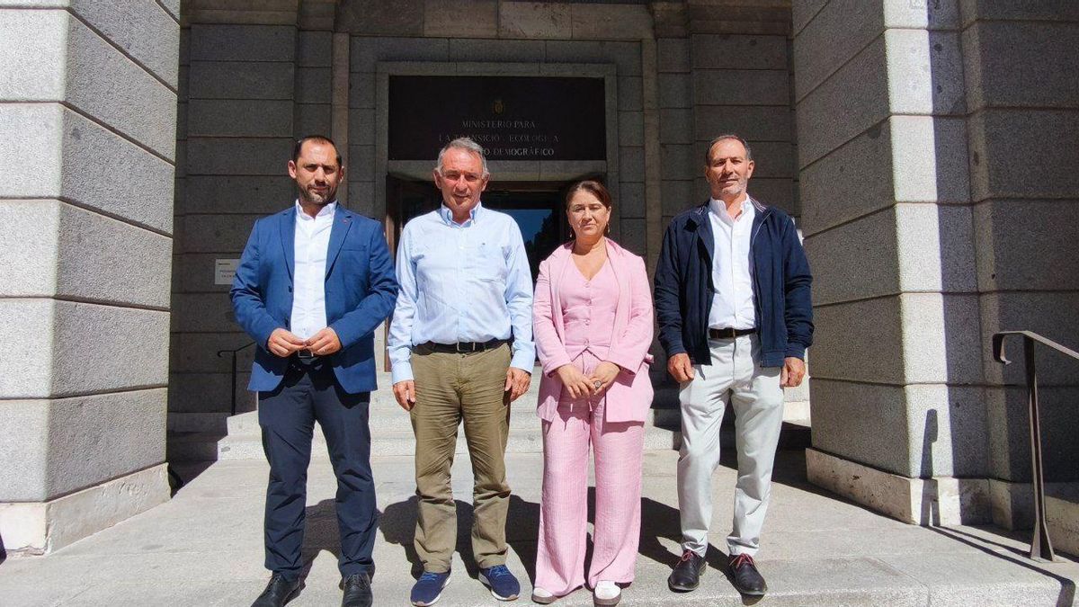 SebastianPG_IU's tweet photo. @IUCordoba pide a la Confederación que controle los vertidos «ilegales» ante la «grave» situación de #LaColada. https://t.co/lW77KPI6yQ https://t.co/iT4P6Ac5Uh