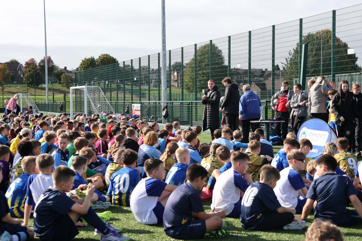 LaticsCommunity's tweet image. 𝗘𝗙𝗟 𝗞𝗶𝗱𝘀 𝗖𝘂𝗽 🏆

Today, we welcomed 32 schools to Laithwaite Park for our local leg of the EFL Kids Cup! 

Thank you to all the schools that joined us, and congratulations to today&apos;s champions, @OURLADYSASPULL, who will go on to represent @LaticsOfficial in the next…