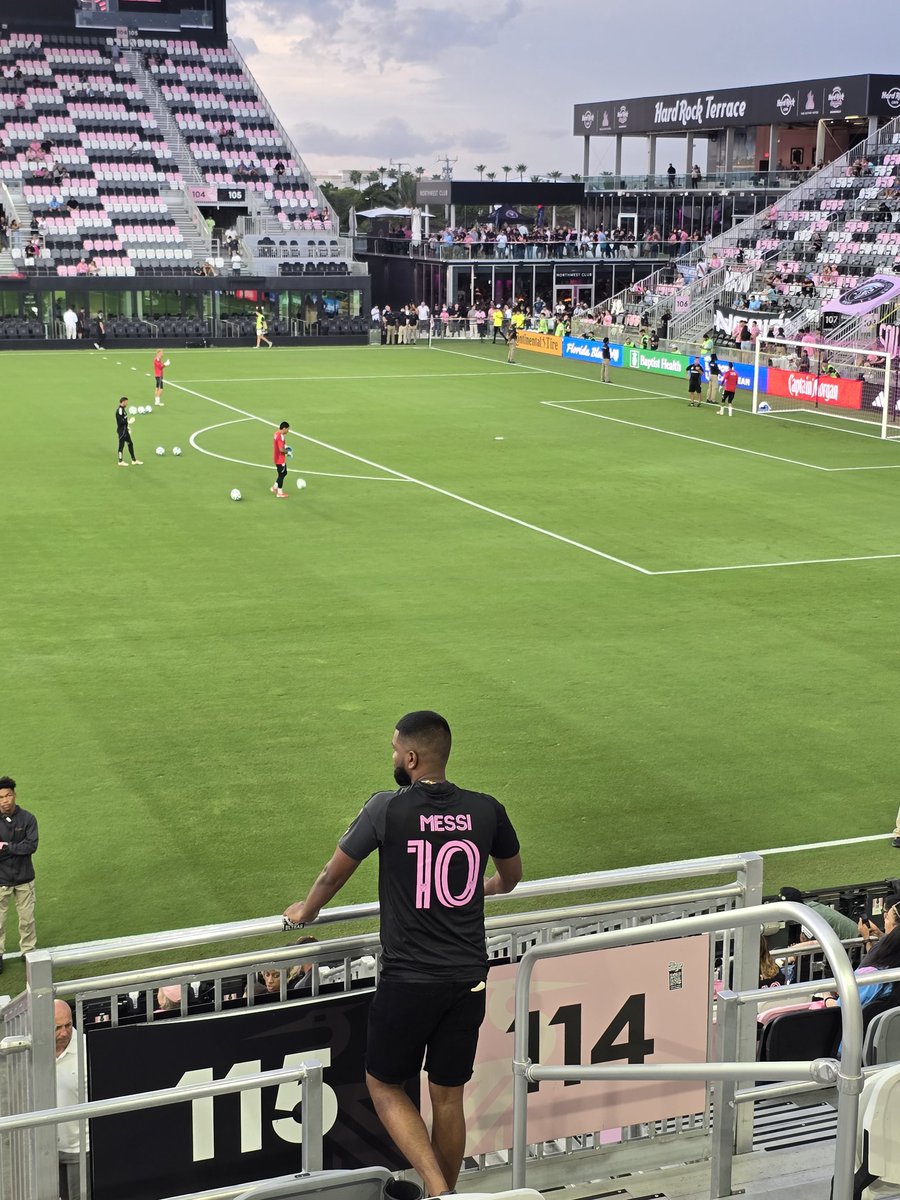 _NicholasNarine's tweet photo. Late post....September you were good to me. #Miami https://t.co/YsTnQIv2oG