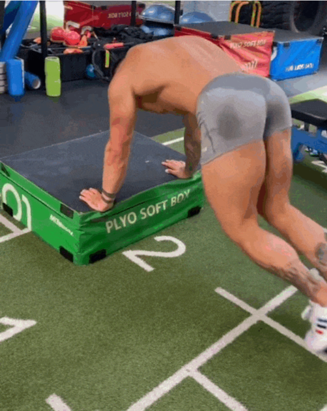 When the whole gym can smell how horny he is