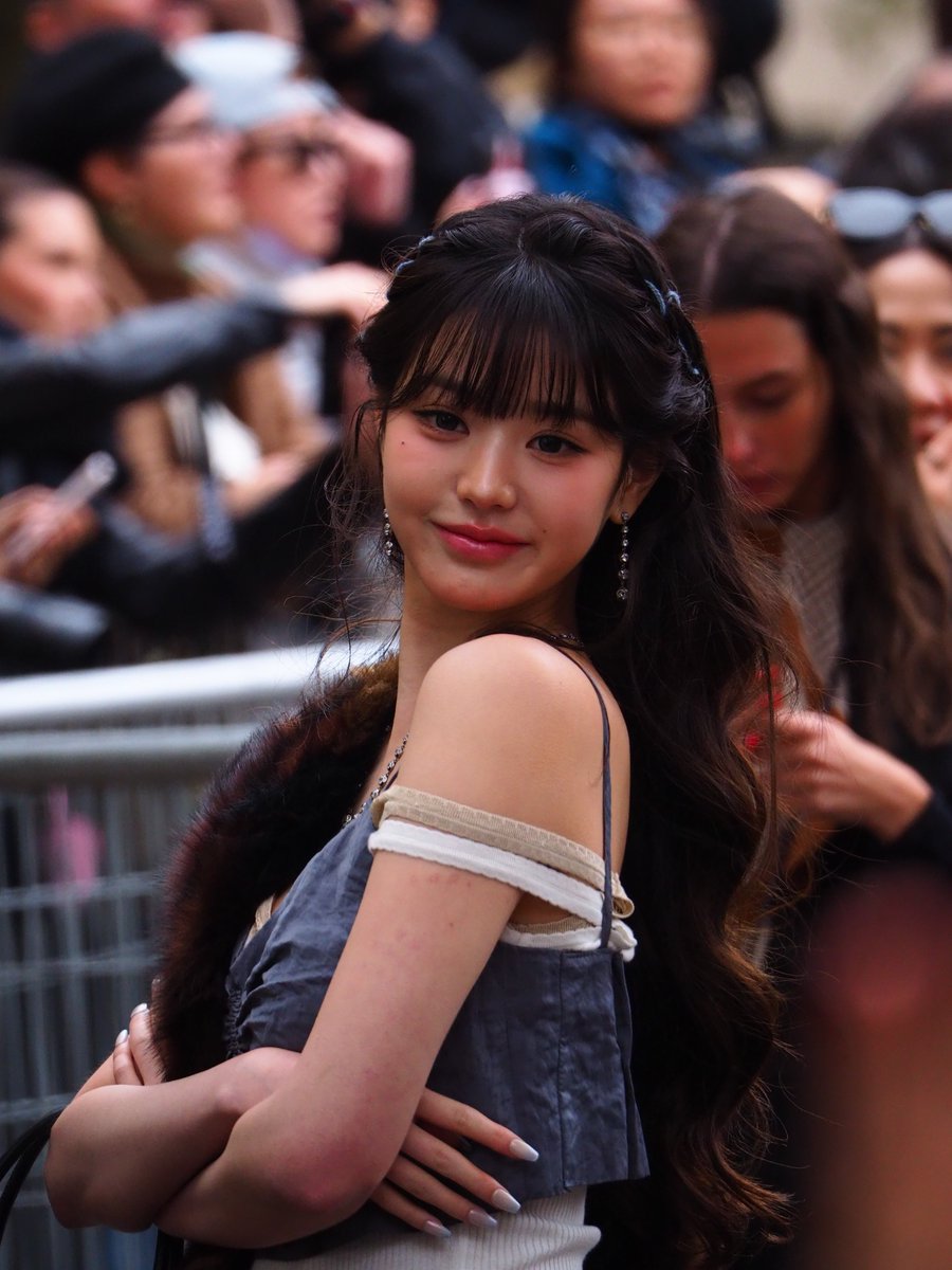 froggimingki's tweet photo. let me convert to a Wonyoung fansite real quick for Miumiu bc o m g https://t.co/rRe2mi5OuP