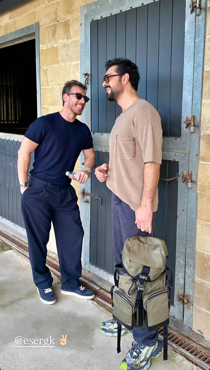 O gülüş günü daha da güzelleştiriyor  O fotoğraf beni mutlu etti🫶

#HalilİbrahimCeyhan