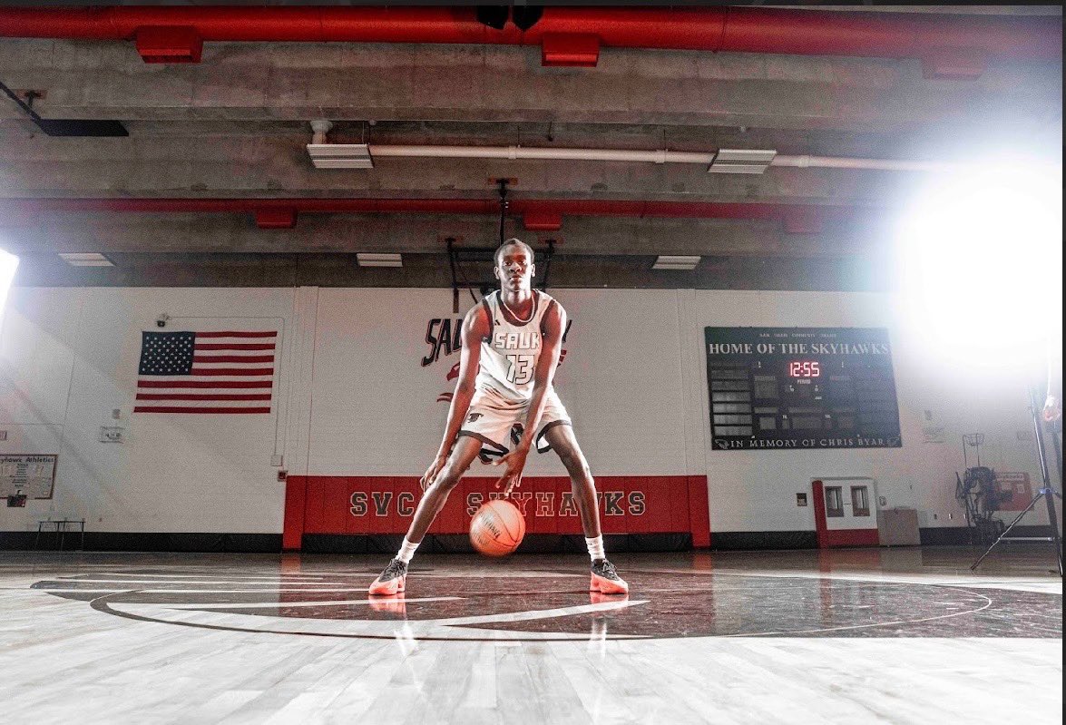 🚨2025-26 Skyhawks MBB Introductions🚨

#13 Angok Kucha <a href="/angokkucha_/">Angok Kucha ✞</a> 

🏠 Rochester, MN
🏀 FR 6’8 Wing/Forward / Long and Athletic / Great Rebounder and Shot Blocker / Can Score at All Three Levels
➡️ John Marshall HS
<a href="/CoachSharp13/">AJ</a>