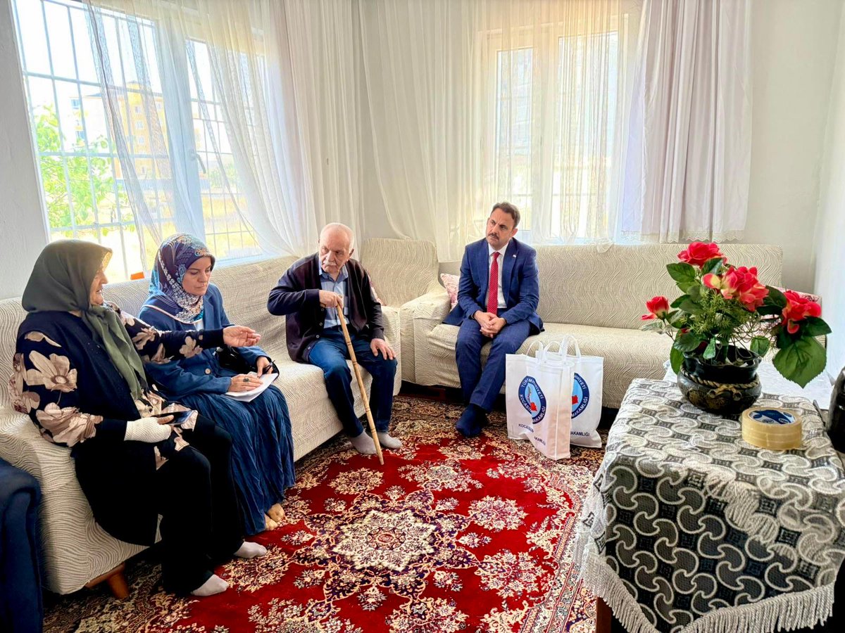 Kaymakamımız Sayın Erdoğan Turan ERMİŞ, SYDV Müdürü Sayın Meryem BENLİ ile birlikte "KOCAsinan'da BİR AİLEYİZ" projesi kapsamında ailelerimize hane ziyaretinde bulundu.