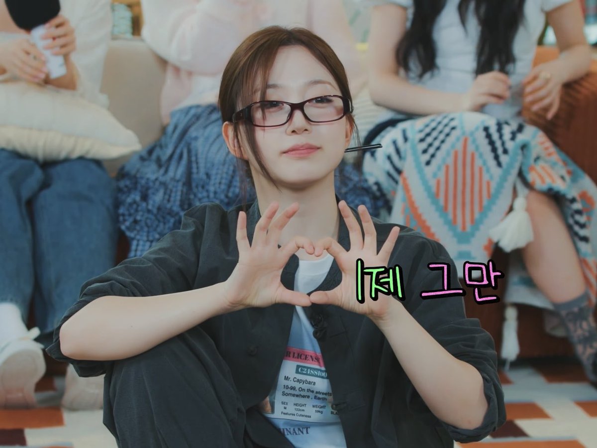 aerisatire's tweet photo. not they made haewon a grandma... #iHeartGilfs https://t.co/ka0zucQvkL