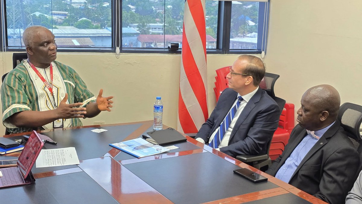 liberia_revenue's tweet image. CG James Dorbor Jallah has assured Nova Marine Carriers that Liberia is open for business, reaffirming President Boakai’s call for investment.
He encouraged the Swiss-Italian shipping giant to explore opportunities in Liberia’s growing economy. 
#InvestInLiberia #OpenForBusiness