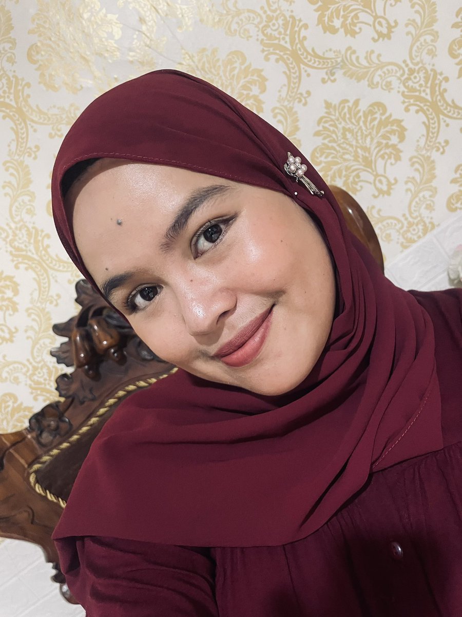 Untuk sekarang jadi orang yang paling ikhlas dulu sampai waktu yang nd di tentukan, terima semuaa yang terjadi