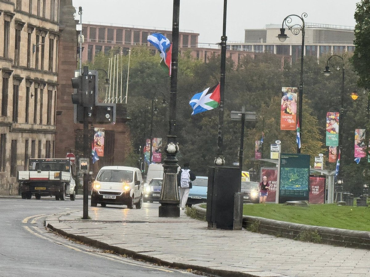 BasilTheGreat's tweet image. What is this monstrosity?

Half Scottish Flag🏴󠁧󠁢󠁳󠁣󠁴󠁿 / Half Palestine Flag 🇵🇸