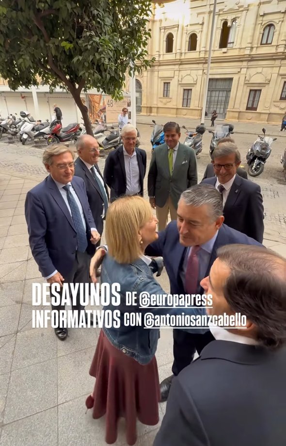 Asistimos al desayuno Informativo de <a href="/europapress/">Europa Press</a> en Sevilla con <a href="/antoniosanz/">Antonio Sanz Cabello</a> , Consejero de Presidencia, presentado por la presidenta de la <a href="/fempcomunica/">FEMP</a>, <a href="/MJGarciaPelayo/">María José García-Pelayo</a>.

También asistieron los consejeros <a href="/ParadelaJSr/">Jorge Paradela</a>  y <a href="/Patricia_Pozo_/">Patricia del Pozo</a>