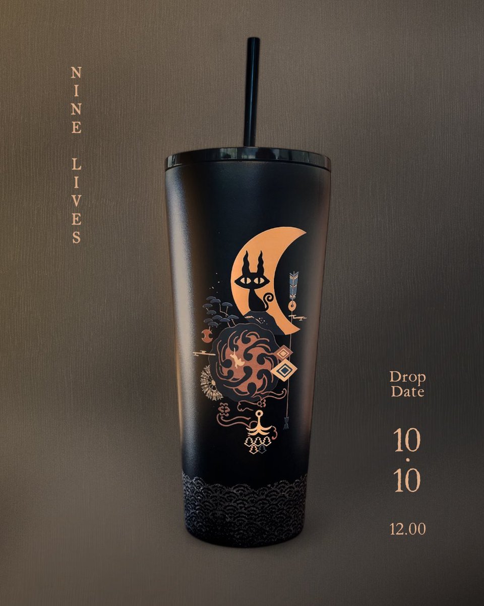 𝐍𝐈𝐍𝐄 𝐋𝐈𝐕𝐄𝐒 𝐓𝐮𝐦𝐛𝐥𝐞𝐫
𝘼 𝙘𝙪𝙥 𝙤𝙛 𝙘𝙤𝙪𝙧𝙖𝙜𝙚, 𝙖 𝙬𝙝𝙞𝙨𝙥𝙚𝙧 𝙪𝙣𝙙𝙚𝙧 𝙩𝙝𝙚 𝙢𝙤𝙤𝙣 𝙛𝙧𝙤𝙢 𝙩𝙝𝙚 𝘽𝙡𝙖𝙘𝙠 𝘾𝙖𝙩 𝙤𝙛 𝙩𝙝𝙚 𝘾𝙧𝙚𝙨𝙘𝙚𝙣𝙩 𝙢𝙤𝙤𝙣 𝘽𝙖𝙮.

▪️Drop date : 10 OCT 12:00PM. at Line shopping @songsinthings