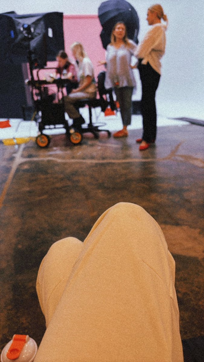 KeepnUpWParis's tweet image. Not me thinking I was gonna get content my agent is also watching my stories she said “it’s a closed set you cannot post in real time” 😂🤭 like my bad Girl #Closedset 🎬