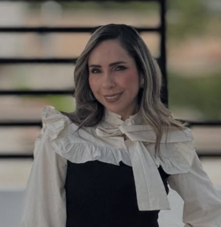 Atraparon en Durango a José Luis Delgadillo.., criminal multimillonario de Dgo., más narco que el mismísimo gigante.., pero saben que??
Hoy en el canal 10 <a href="/ZujeyLuna10/">Zujey Luna</a> preferirá hablar sobre el tercer lugar de abelito o cualquier pendejada de costumbre que oculte al narcotrafico