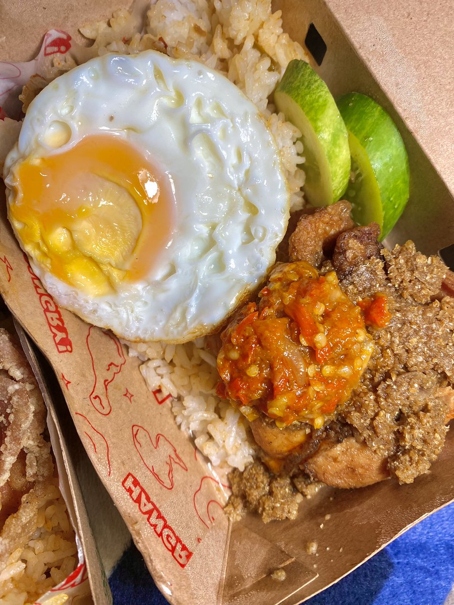 serendifaity's tweet photo. ya Allah siapapun yang nyiptain ayam bu tumbar semoga MASUK SURGA 😭😭‼️gatau udah keberapa ratus ribu kalinya repeat order ini berkali kali 😋😋 https://t.co/E6Zgs1vehB