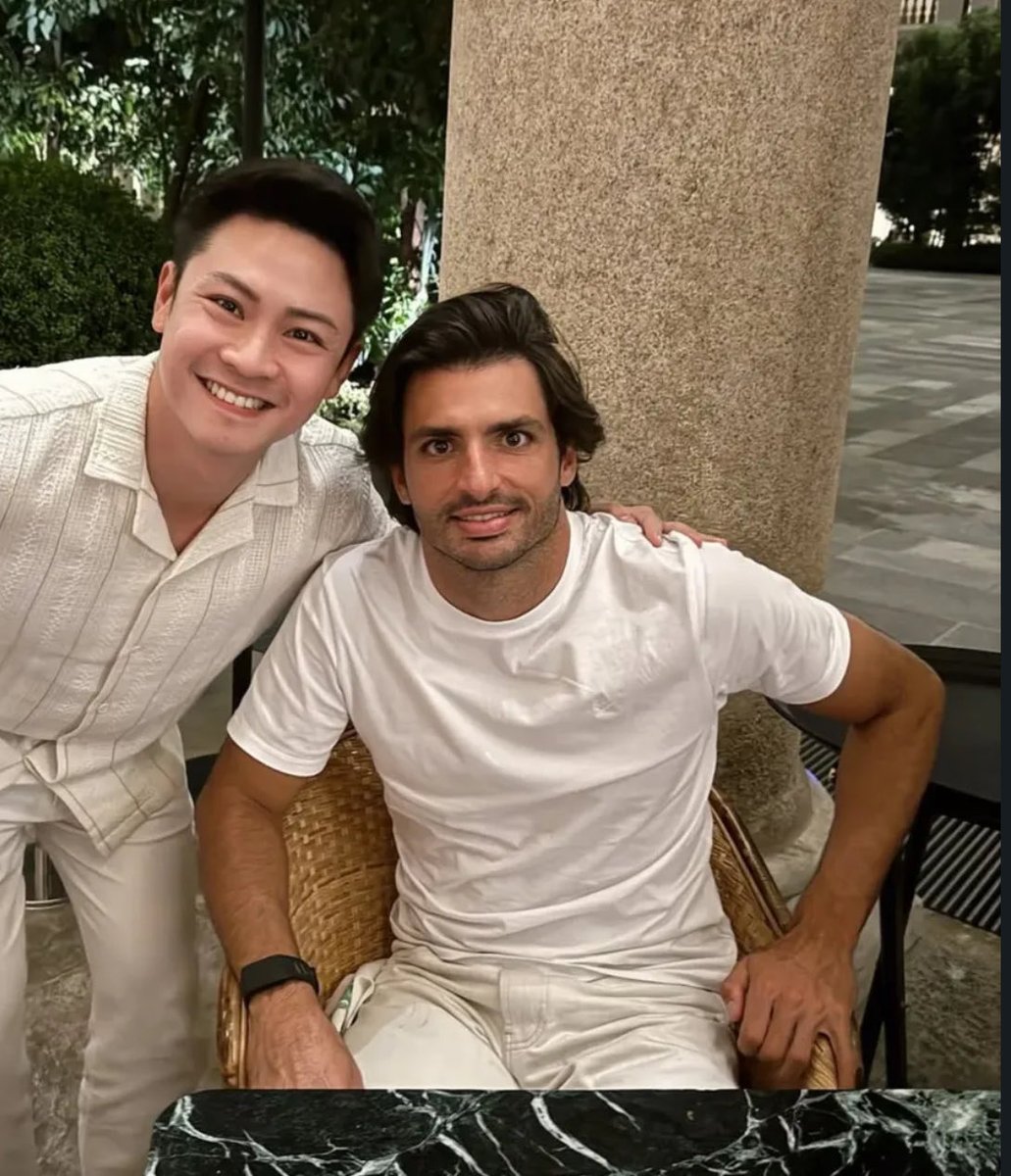SAINZLOVERS's tweet photo. i just love how awkward he is all the time https://t.co/VUkb01TkOL