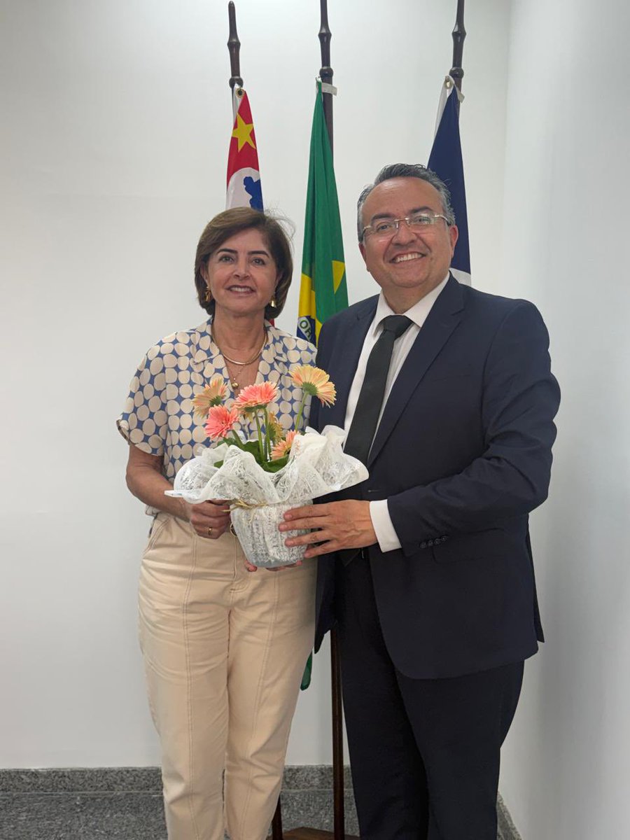 asascs's tweet image. Hoje levei flores à vice-prefeita Dra. Regina Maura — símbolo de força, delicadeza e renovação. Um gesto que homenageia todas as mulheres que lideram, inspiram e transformam São Caetano com coragem e sensibilidade. #mulheres #igualdade #saocaetanodosul #liderançafeminina