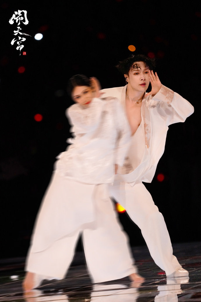 XingPark's tweet photo. 251006 @lay_studio weibo update：

LAY's GRANDLINE 5 concert · The Monkey King rocking the heavenly palace in Beijing’s National stadium • Bird’s nest 🏟️🇨🇳

#LAYRockingTheBirdsNest
#GRANDLINE5inBeijing
#1007HappyLAYday https://t.co/ibt7j1hkVq
