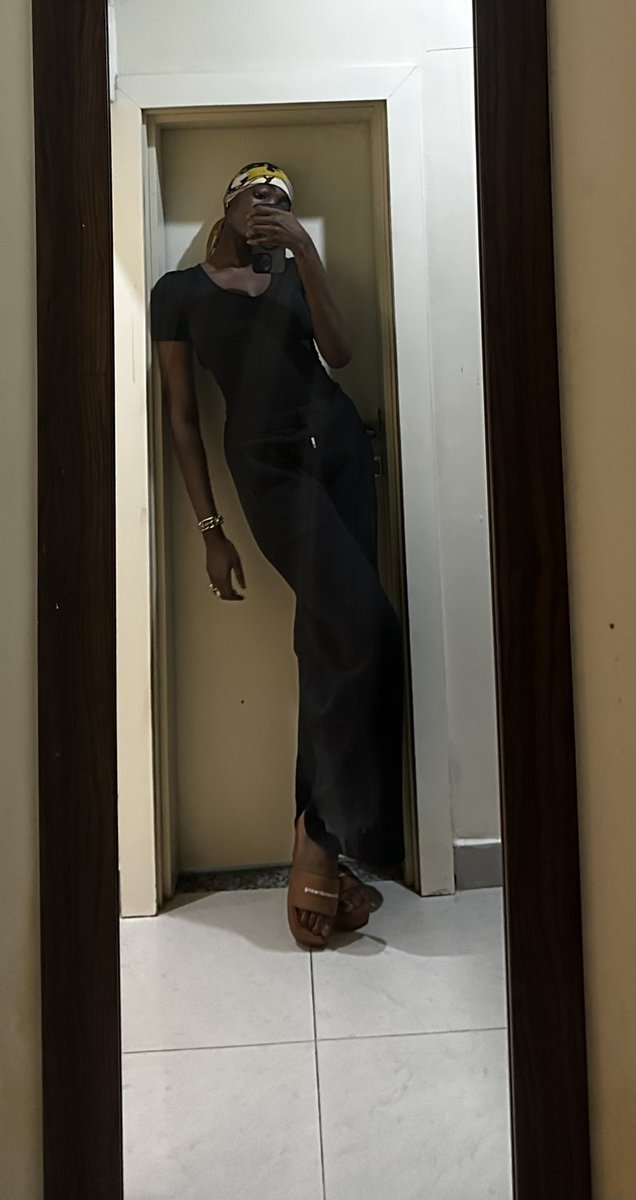 JenniferZania's tweet photo. @dayoswago Hey 6ft 🤭 https://t.co/6hRczwCvEv