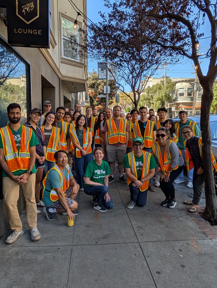 RefuseRefuseSF's tweet image. It's hardly a surprise to see over 500 volunteers come out this past weekend, strictly out of their own goodness, to pick up 520+ bags of litter at 32 cleanups citywide in San Francisco.
Keep SF clean for those of us that live, work, and visit this amazing city!