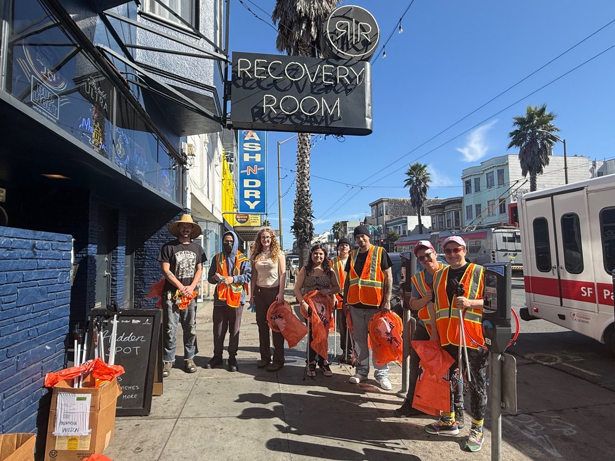 RefuseRefuseSF's tweet image. It's hardly a surprise to see over 500 volunteers come out this past weekend, strictly out of their own goodness, to pick up 520+ bags of litter at 32 cleanups citywide in San Francisco.
Keep SF clean for those of us that live, work, and visit this amazing city!