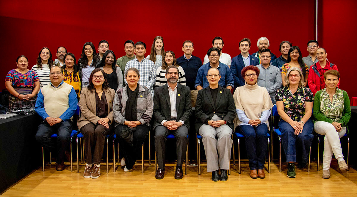 📰La IBERO Puebla recibió la reunión anual del Consorcio Oro Verde-Sotz’il, como parte del proyecto DefiéndeMEsoamérica. Este trabajo pone en el centro a la gente que está en peligro porque se dedica a cuidar el bosque.
➡️ acortar.link/ox8CrC 

#ClínicaMinervaCalderón