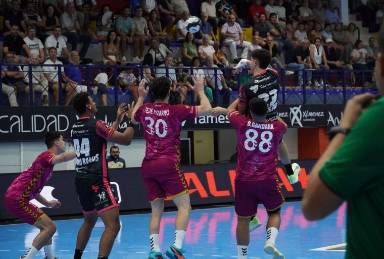 SERcuenca's tweet image. 📻 SER Deportivos Cuenca (06/10/2025)
🎙️ @luisjagarmi
⚽@UBConquense fiesta 
🎤Protagonista: @Nacho11ruiz 
🗒️ @DavidAngulo89 
🏆@cdquintanardrey, rival Copa
🤾‍♂️@BMCdadEncantada situación límite
🏁Rally TT: Subirats, campeón España
📊Resto resultados

🔗 cadenaser.com/audio/cadenase…