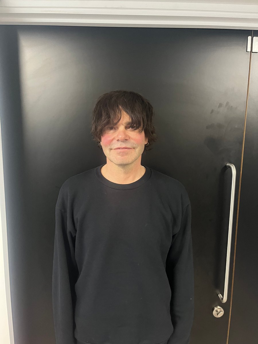 "I'm a Manchester manifester."

<a href="/thecharlatans/">The Charlatans</a> frontman <a href="/Tim_Burgess/">Tim Burgess</a> takes on our Life &amp; Times questionnaire. It's a free edition:

thenewcue.substack.com/p/the-new-cue-…