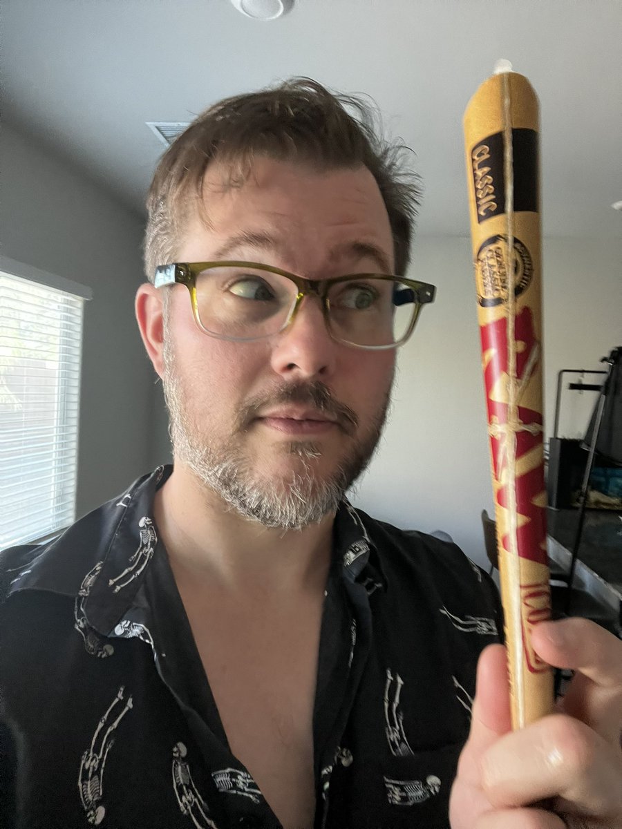 Today on stream we’re rolling up 11.5 grams into this mini baseball bat and we have to smoke it all!