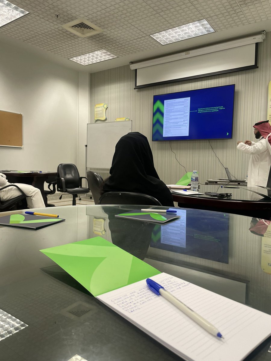 العلامة الشخصية مو مجرد مظهر أو سيرة ذاتية، هي انعكاس لقيمك وطموحك.
ورشة العلامة الشخصية والتطور المهني كانت تذكير جميل بأهمية الاستثمار في نفسك قبل كل شيء 💫
<a href="/st_affairs/">عمادة شؤون الطلاب</a> 
<a href="/TaminatKw/">المؤسسة العامة للتأمينات الاجتماعية</a>