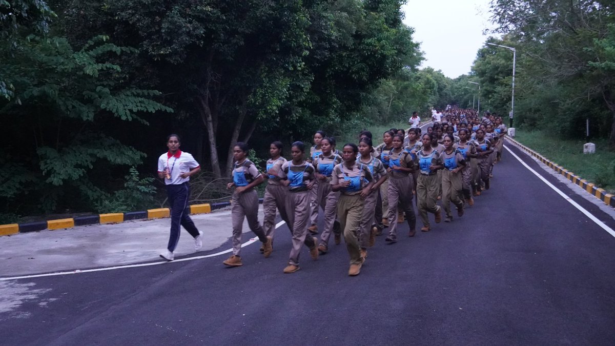 CISFTraining's tweet image. 🏃‍♂️Cross Country Run at RCRTC Thakkolam🏃‍♀️
Trainees at RCRTC Thakkolam took part in a Cross Country Run designed to build stamina,endurance &amp;amp; overall fitness.Such activities instil resilience &amp;amp; mental toughness,essential traits for tackling real-world security challenges.@CISFHQrs