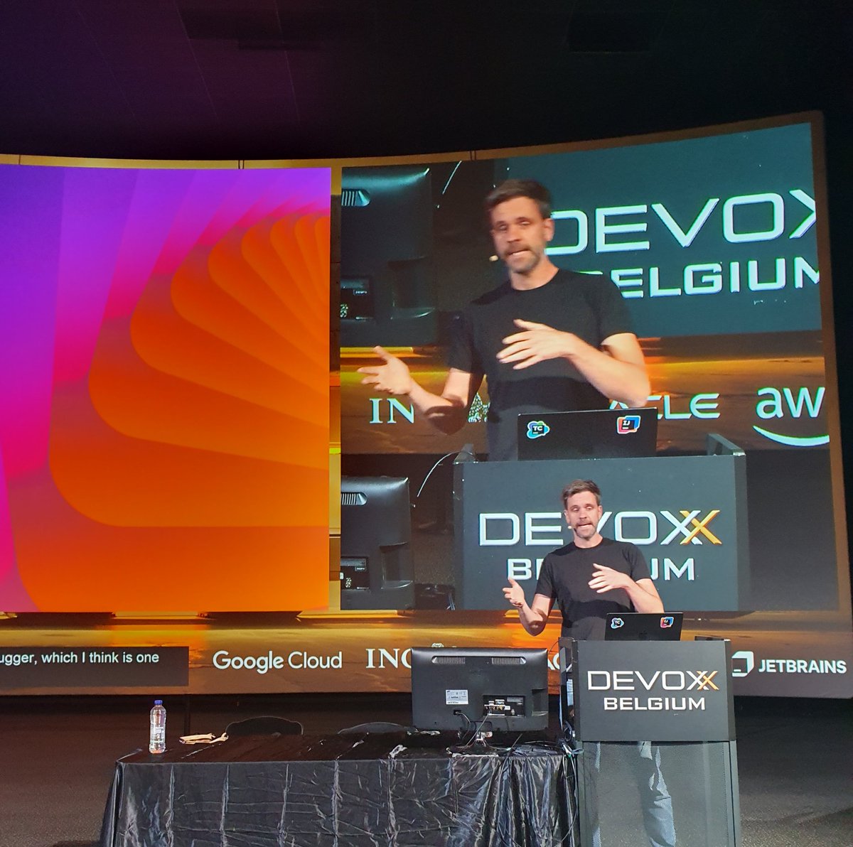 MaritvanDijk77's tweet image. Starting of my @Devoxx with Spring Debugger by @MarcoBehler #Devoxx #IntelliJIDEA #SpringFramework #Java