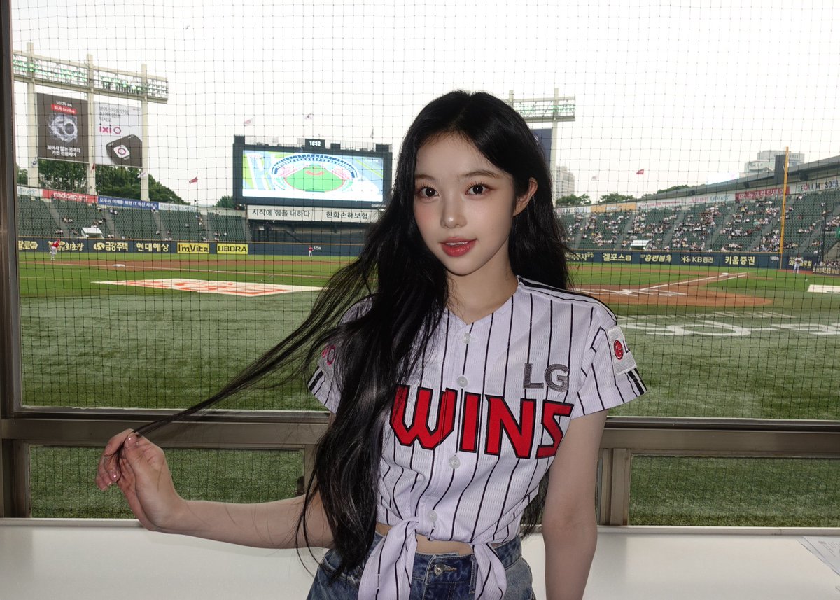 gueilds's tweet image. ian my cutie ໒꒰ྀི ∩ ⸝⸝ ∩ ꒱ྀིა