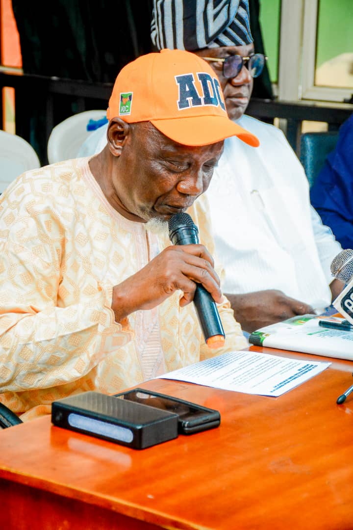 OsunDefender's tweet photo. Release Of Withheld Osun LG Funds To APC Yes/No Chairmen Illegal - Omoluabi Progressives 

--
To continue reading, visit https://t.co/dOqH51XV7A https://t.co/wMaKoi0cwm