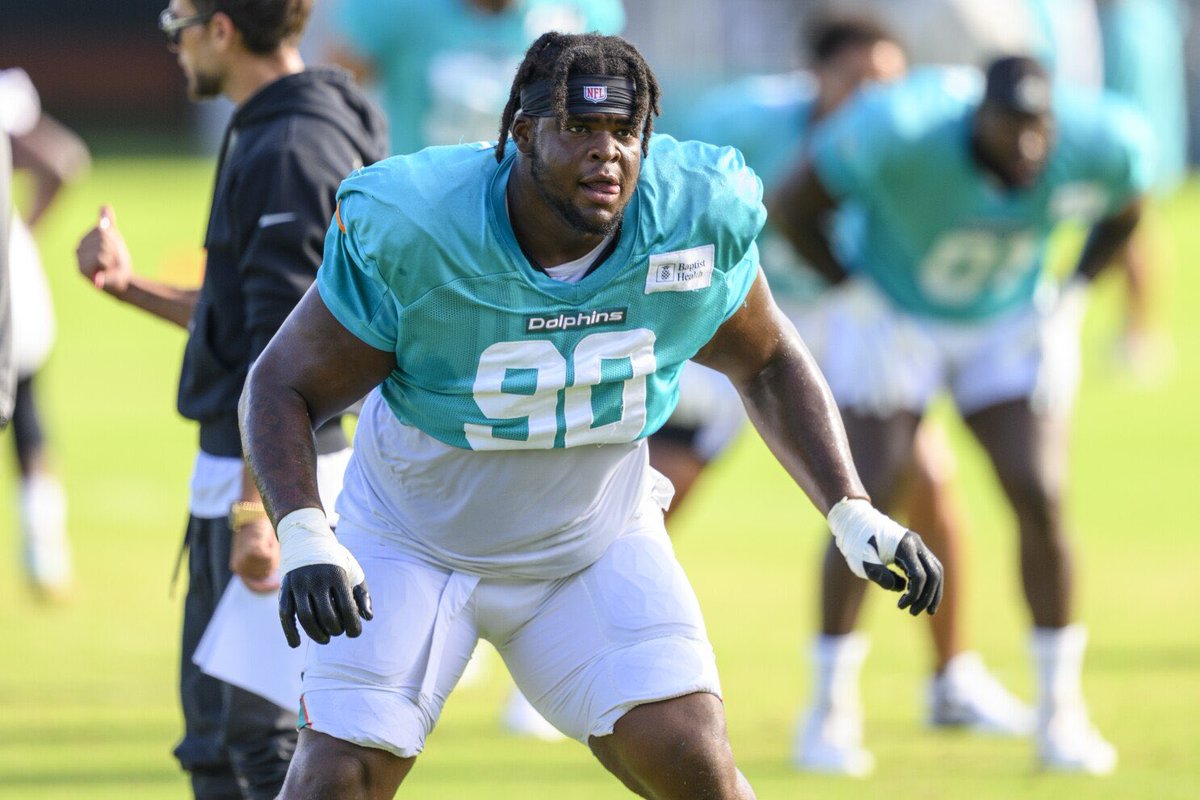 📉 Lowest-graded first and second-round rookies in the NFL:

1. OG Jonah Savaiinaea (26.8)
2. DT Kenneth Grant (30.4)
3. DL Shemar Turner (32.6)
4. DT TJ Sanders (35.8)
5. DL Mike Green (38.5)

Dolphins have the two worst-graded rookies in the NFL this season. (<a href="/PFF/">PFF</a>) #PhinsUp
