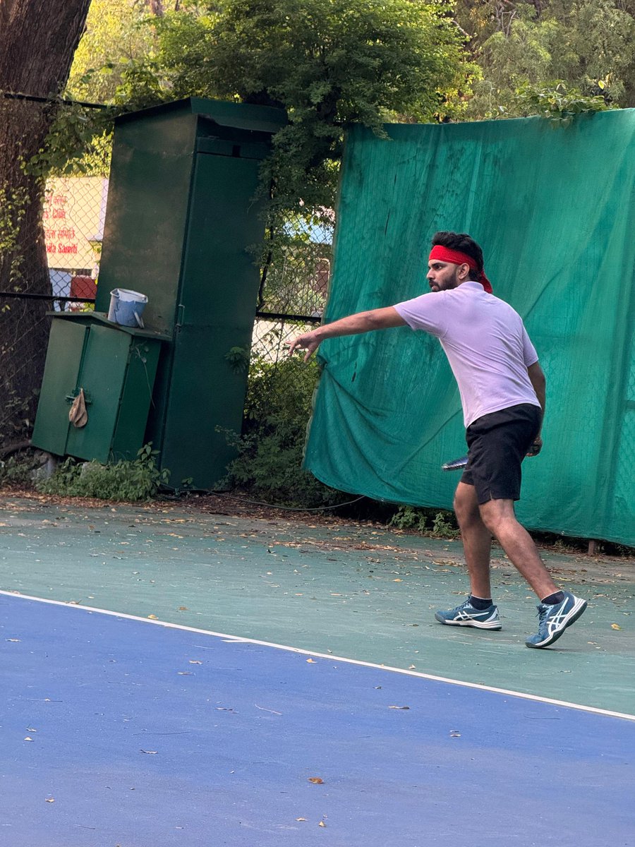 VedantScripts's tweet image. Too much stress around the app launch — shut the laptop, hit the tennis court 🎾😮💨
Felt happy.
Now back to the grind 💻
#AppLaunch #DeveloperLife #buildinpublic #tennisbreak