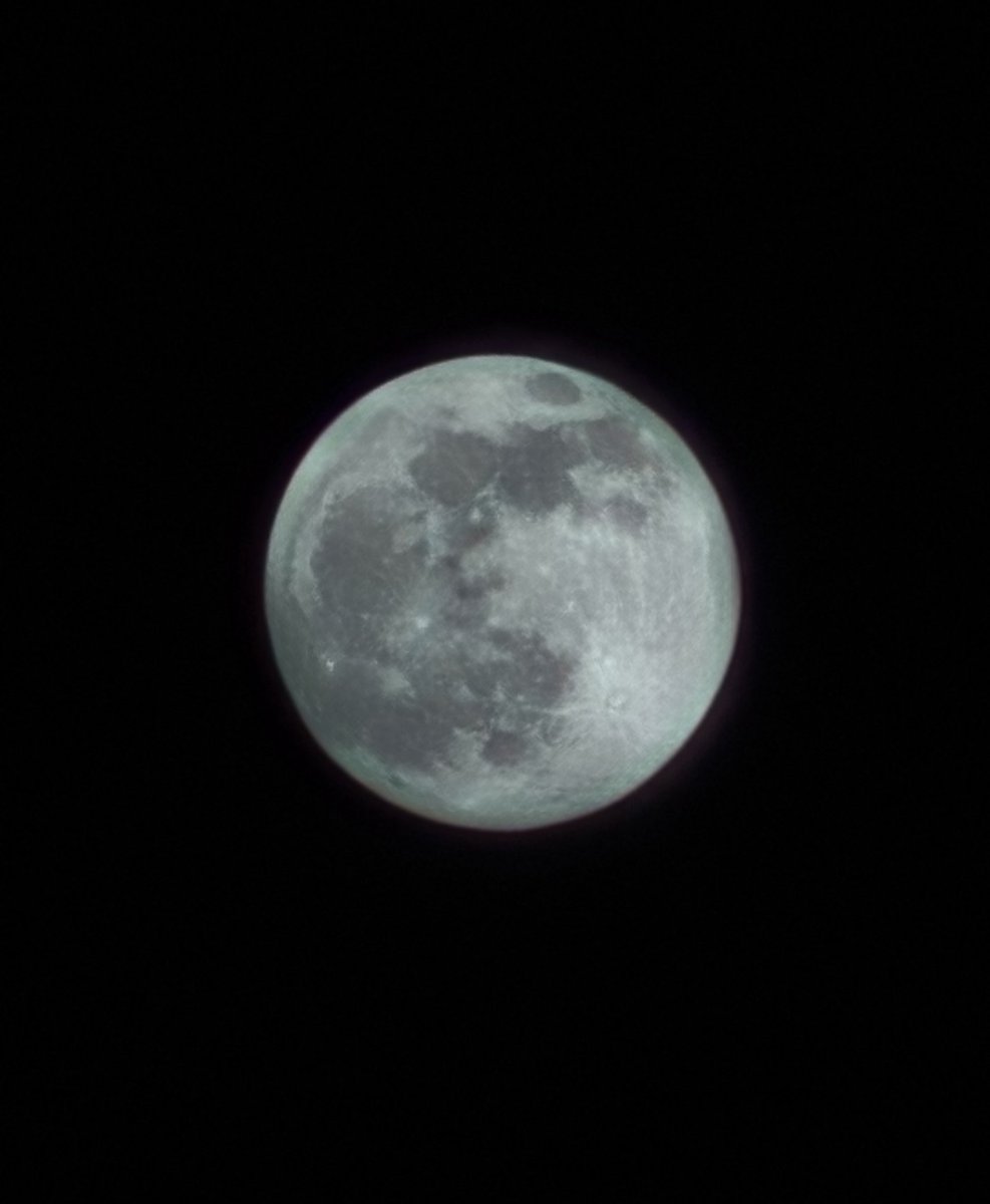 Lmao 3a Pro shooting the moon

This shit is 100% AI 🤣🤣