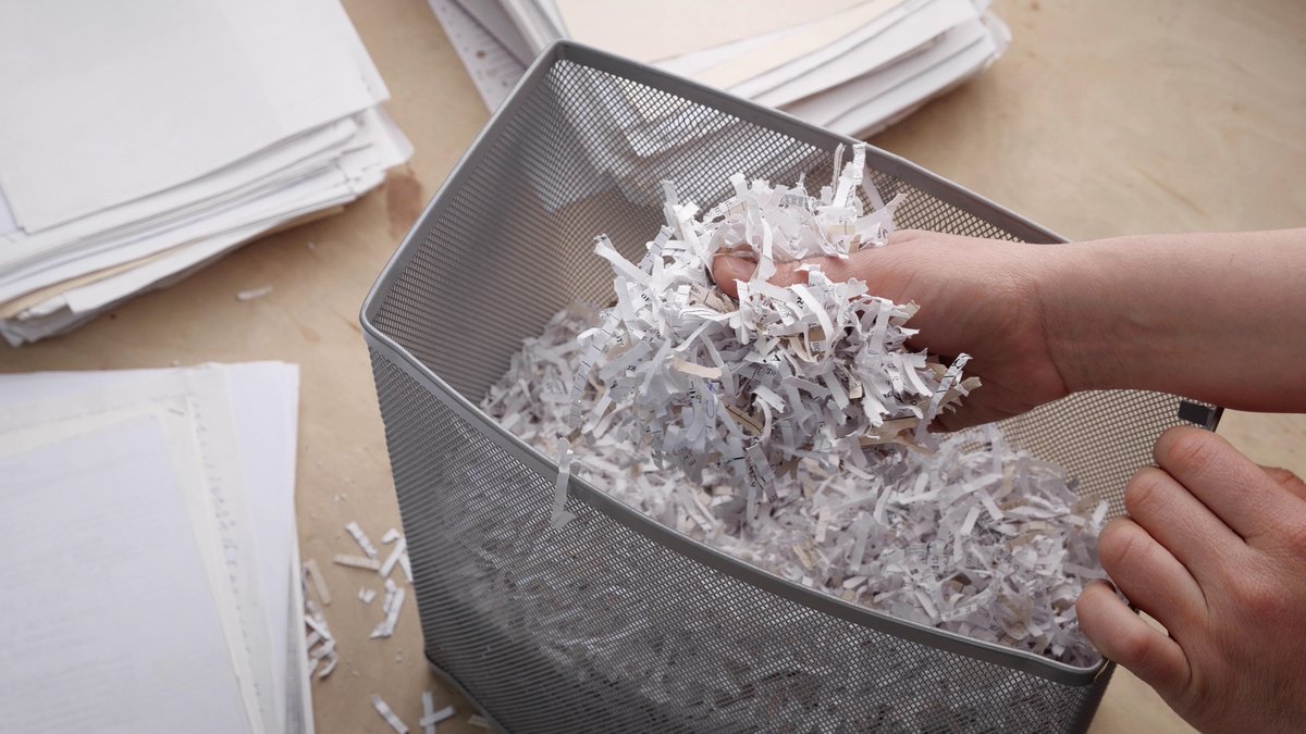 Your trash can reveal more than you think. 🗑️ Junk mail with your name, pre-approved credit offers, and old bank statements can all be gold to an identity thief. Shred before you toss! 🚨 Visit the ITRC for more information: idtheft.center/3W6VUZm
