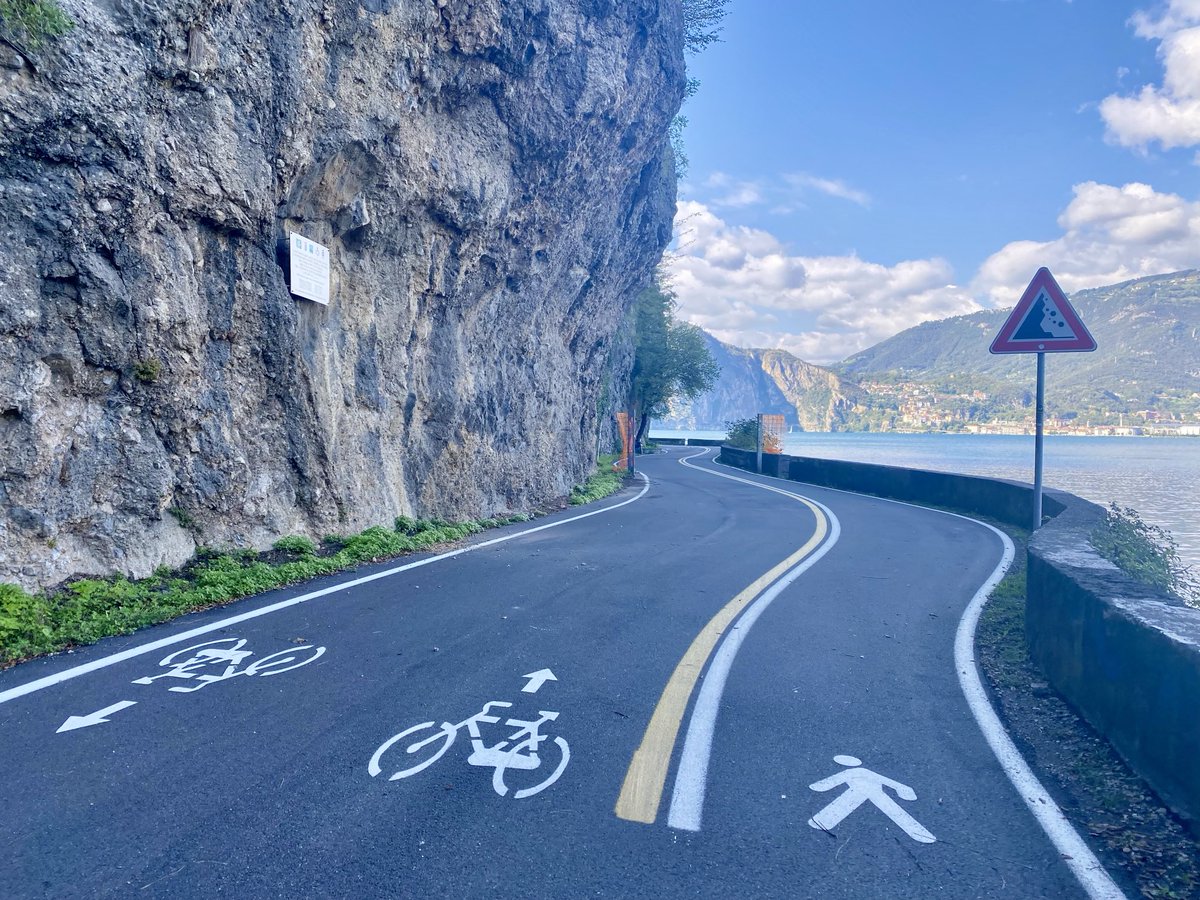 Annabaesle's tweet photo. Noch Lust auf Sonne am #Iseosee?
Dann ab nach #Toline u dort auf der ehem.Küstenstrasse 12km nach #Marone laufen- immer den See im Blick, aber auch die Toten, die der See forderte.
Ein Strang 👇 https://t.co/0ex97S2acm